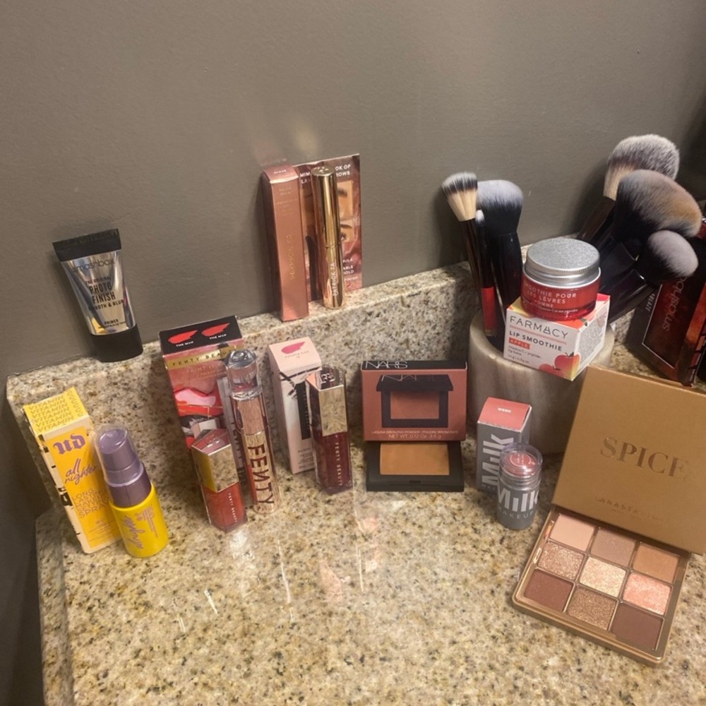 High end makeup bundle
